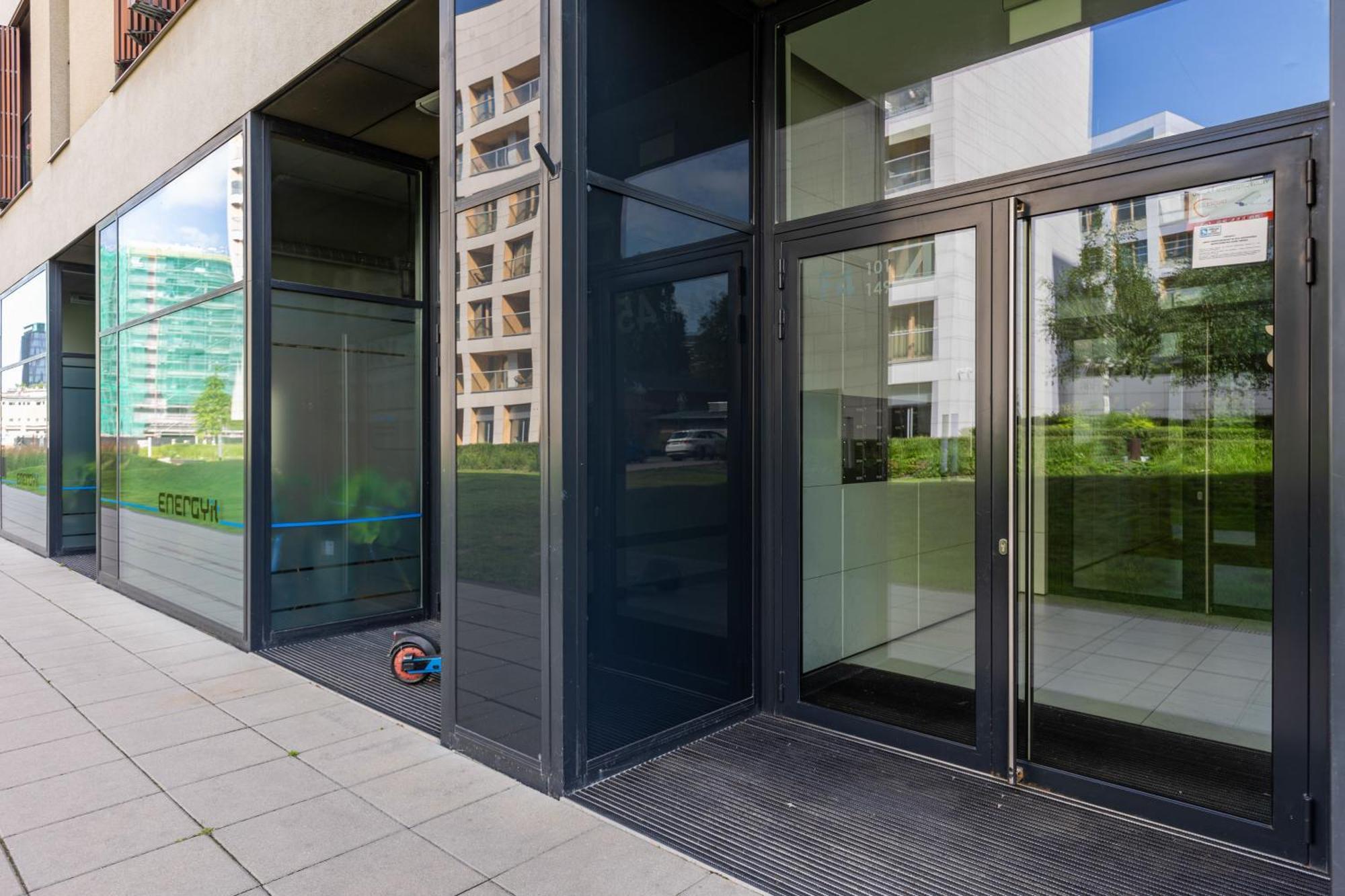 Warsaw Wola Apartment Near Nocny Market By Noclegi Renters Varsóvia Exterior foto